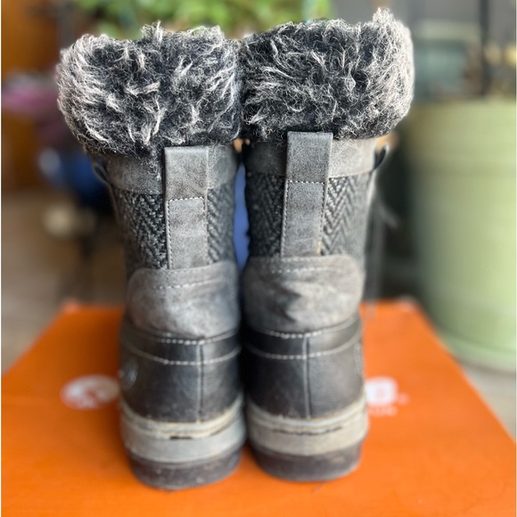 North side women’s winter faux fur lined boots size 8. Comes with box. VGUC - Picture 6 of 12